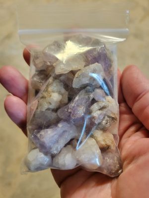 Crystal Amethyst - 30 pieces (great pendant size) 157gms