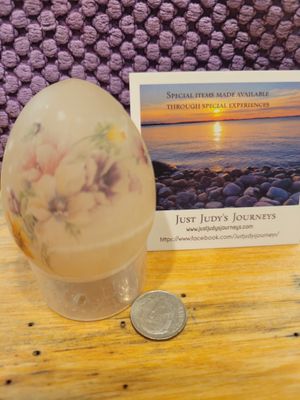 Alabaster Egg( Tuscany, Italy)  Floral Pattern