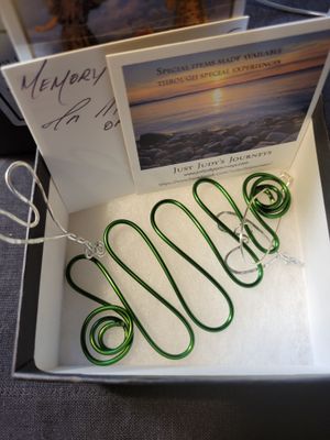 2025 In-Memory Of-Wire Tree/Heart Ornament-Created by Judy