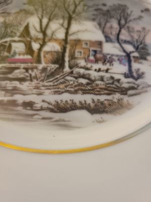 Collectors Plate Currier &amp; Ives- Avon Representative -1977  -8inch