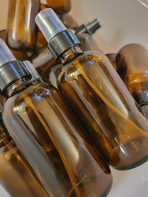 Bottle Amber Glass with Black Mist top (4 ozs)