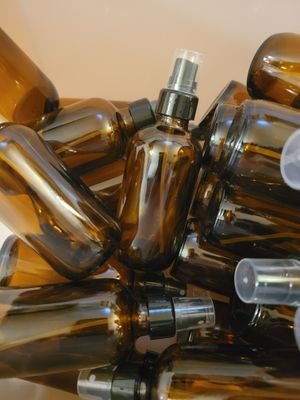 Bottle Amber Glass with Black Mist top (4 ozs)