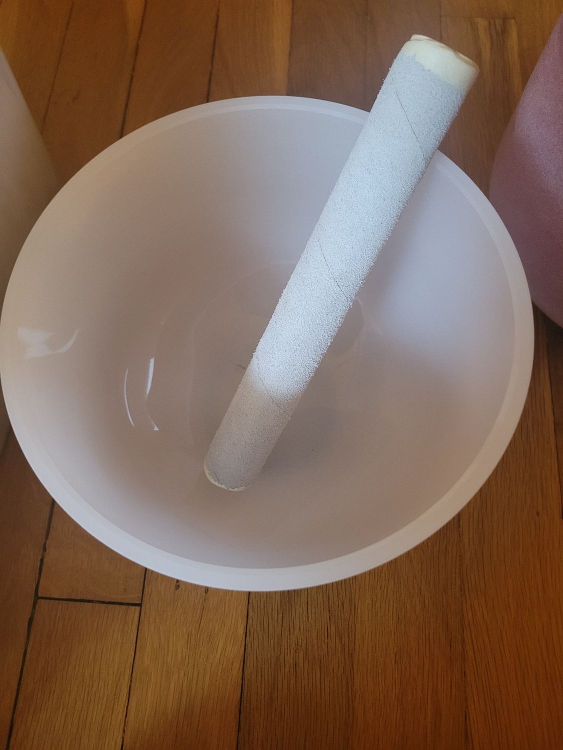 Crystal Frosted 7 3/4 "White Singing Bowl with striker &amp; rubber base-(Studio Piece) PICK UP ONLY