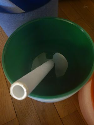 Crystal Frosted 8" green Singing Bowl ) Heart Chakra) with striker &amp; rubber base-(Studio Piece) PICK UP ONLY