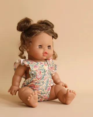 MINIKANE Madeleine with sleepy eyes