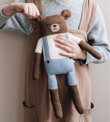 MAIN SAUVAGE - Large teddy knit toy | blue