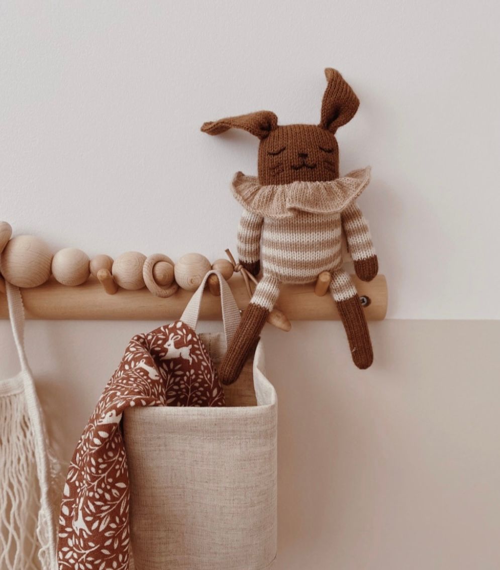 MAIN SAUVAGE - Bunny knit toy | sand striped romper