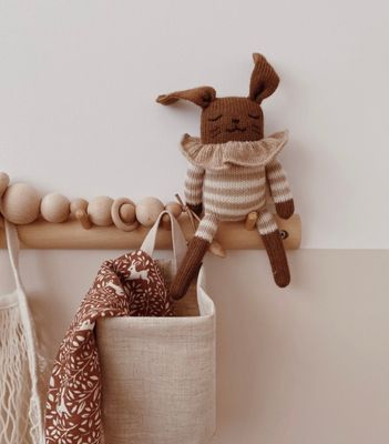 MAIN SAUVAGE - Bunny knit toy | sand striped romper