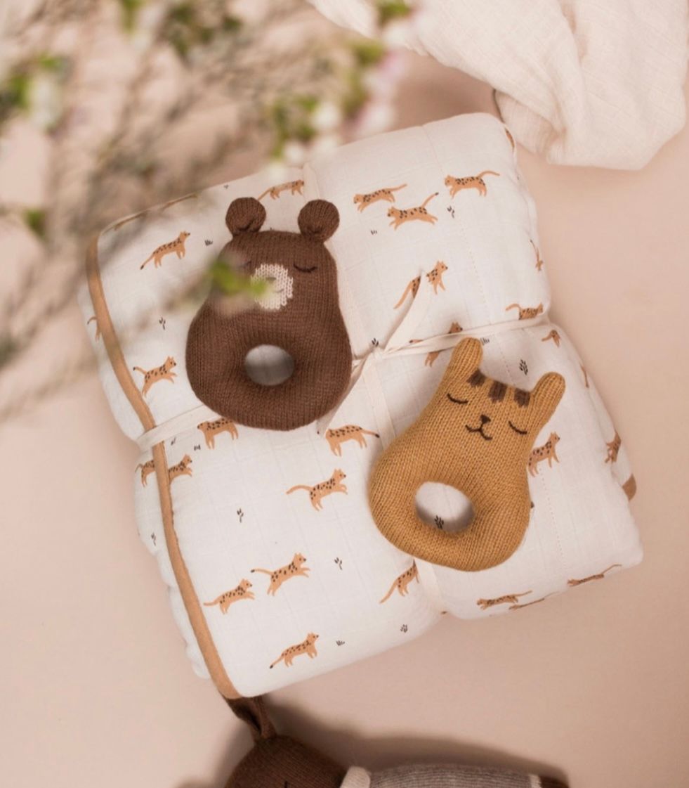 MAIN SAUVAGE - Teddy rattle | nut