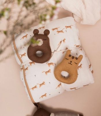 MAIN SAUVAGE - Teddy rattle | nut