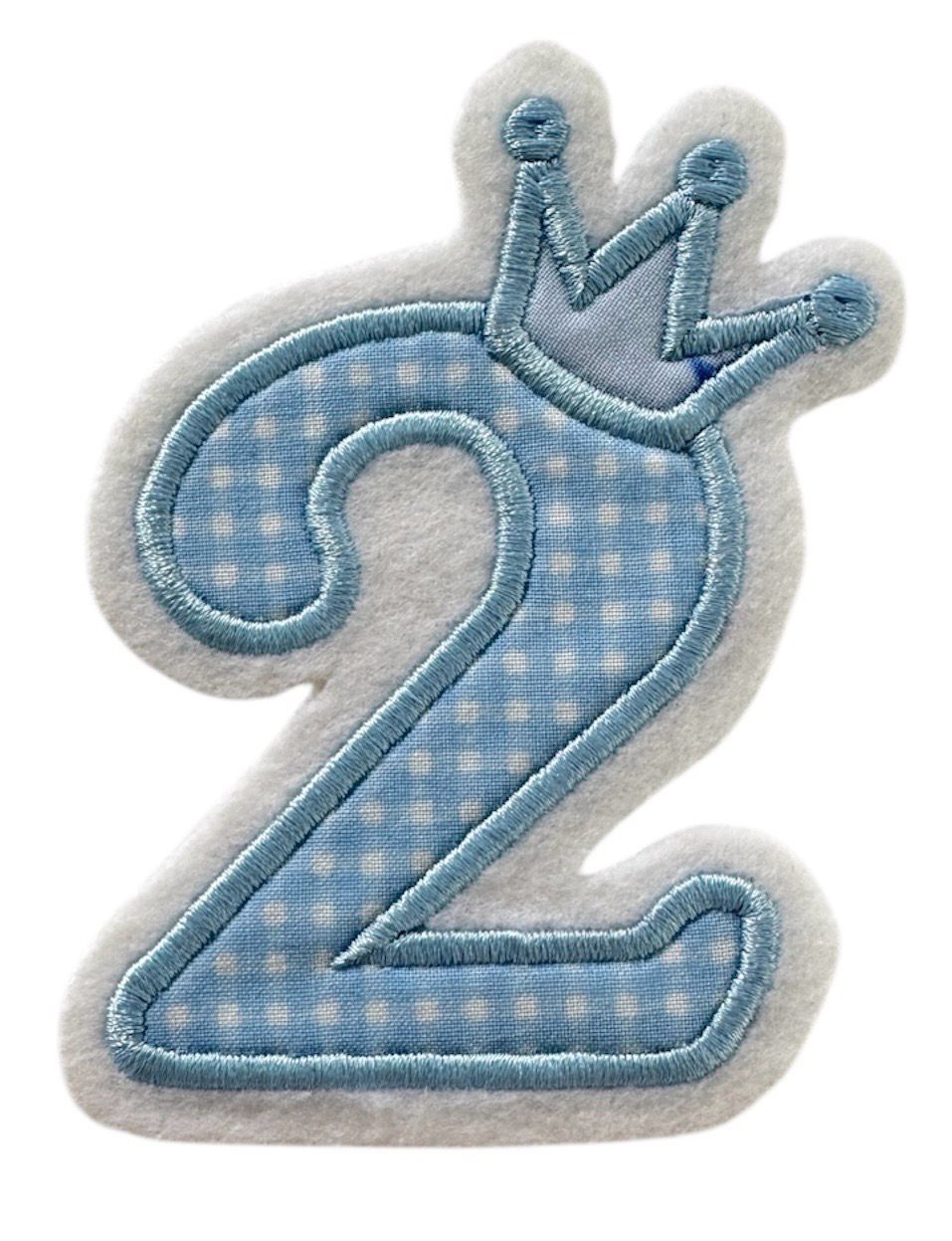 Bügelbild - Zahl 2  in Hellblau für ein Geburtstagsshirt gestickt auf weißem Stickfilz