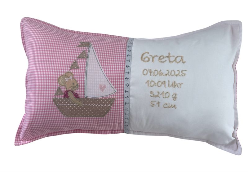 Geburtskissen 30cm x 50 cm Mausmädchen im Boot Geburtskissen 30cm x 50 cm Mausmädchen im Boot