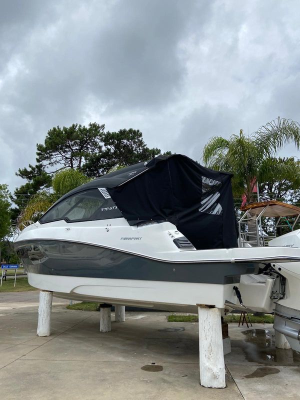 Lancha Fibrafort Focker 370 GTX