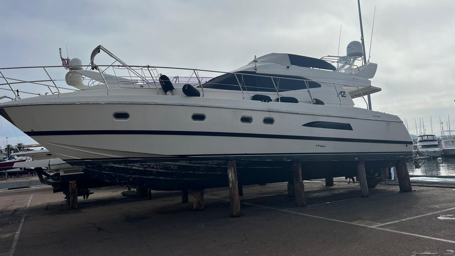 Azimut 43