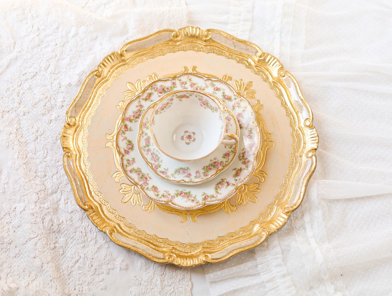 Made to order Florentine tray round 33cm white 6 pieces
