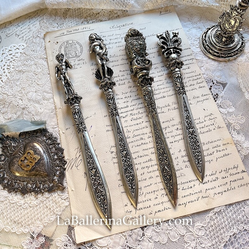 Italian Luxury stationery baroque letter opener Venus David Il Medici, Florentine Lilium