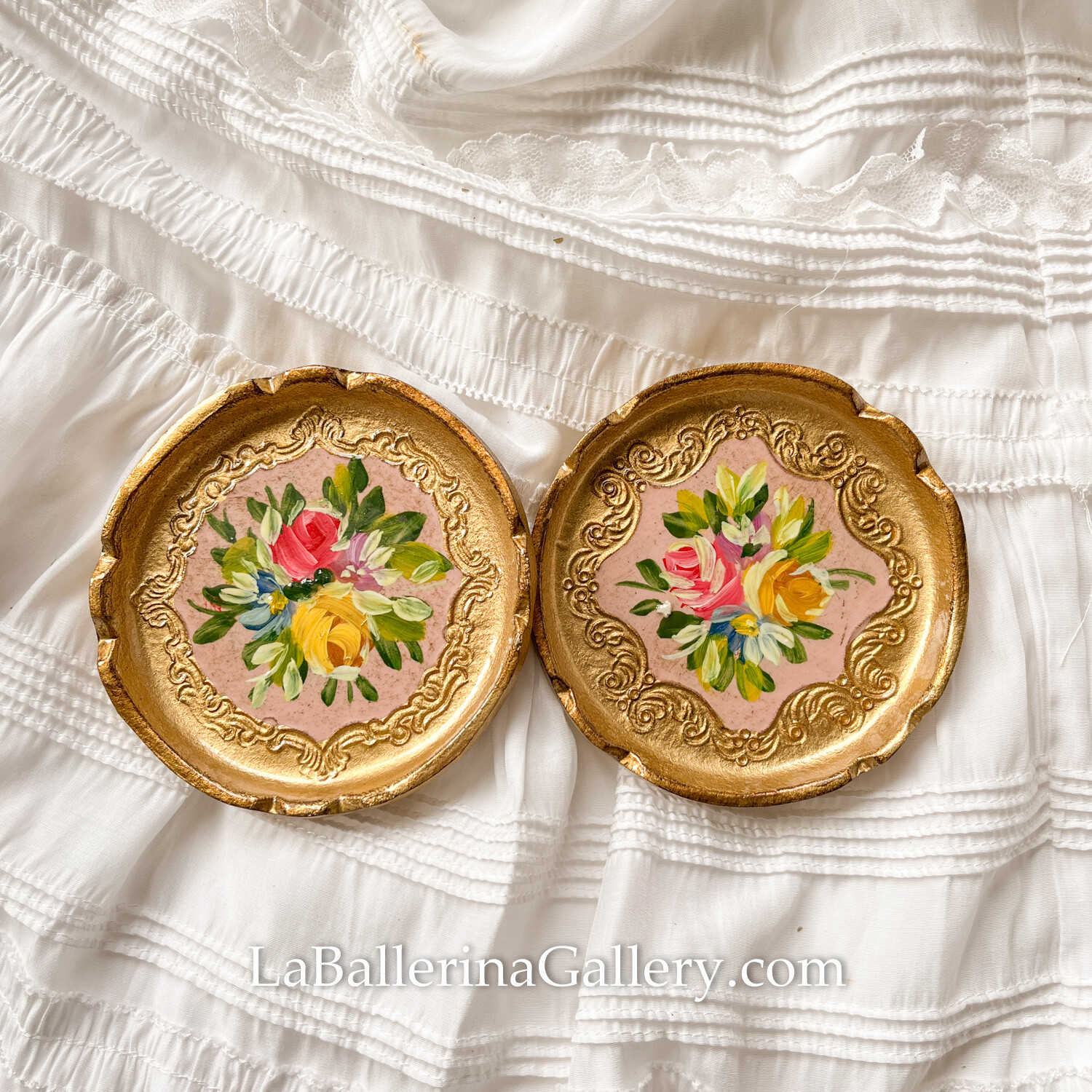 Florentine coaster round rose 10cm baroque rococo hand painted