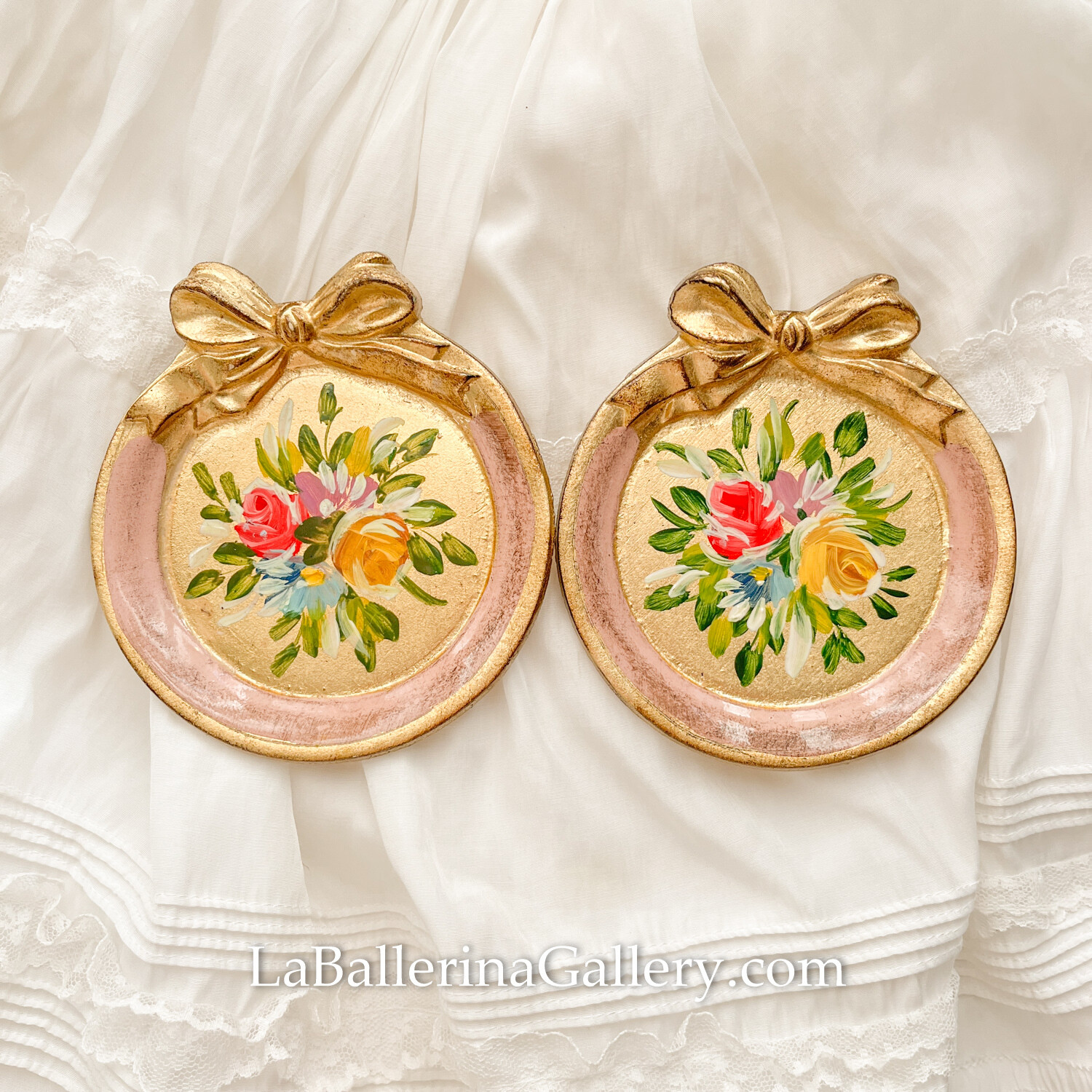 Florentine coaster round rose 10cm pink bow ribbon gold baroque rococo Made to order