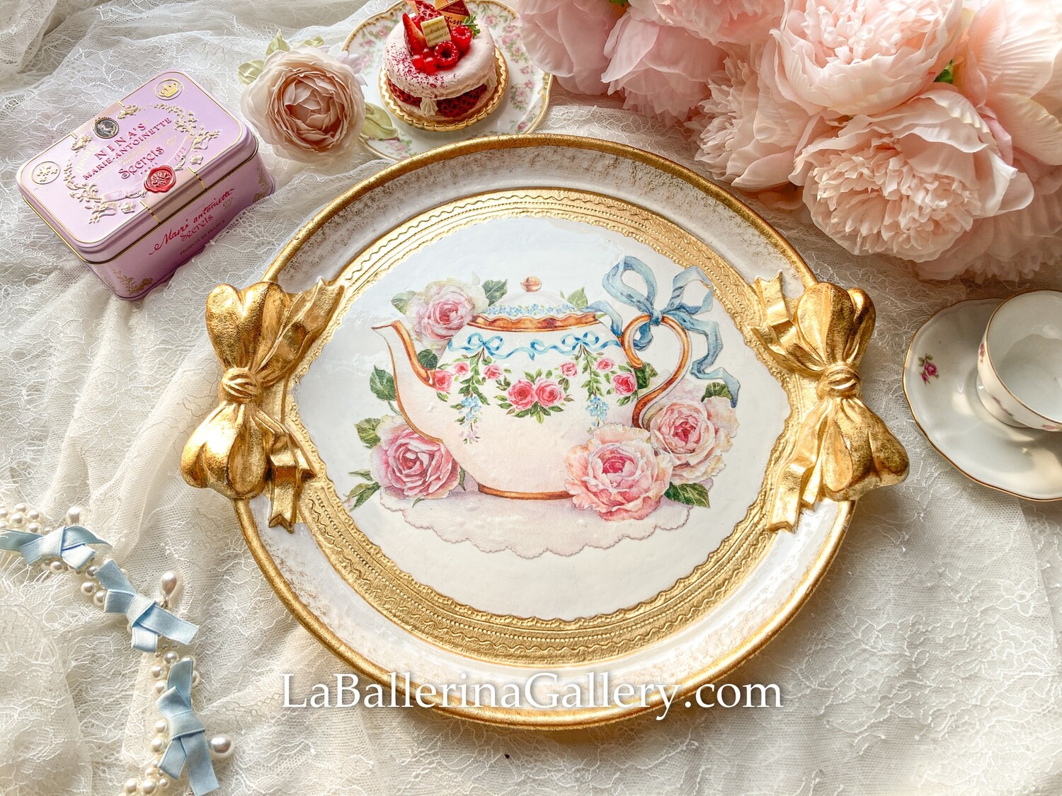 Florentine tray round Teapot rose ribbon shabby chic bow gold wooden tea board white
