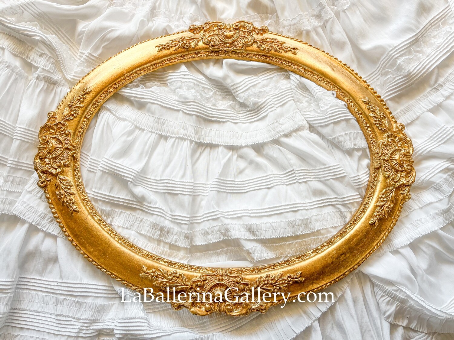 Made to order Florentine gold wood frame baroque rococo oval
