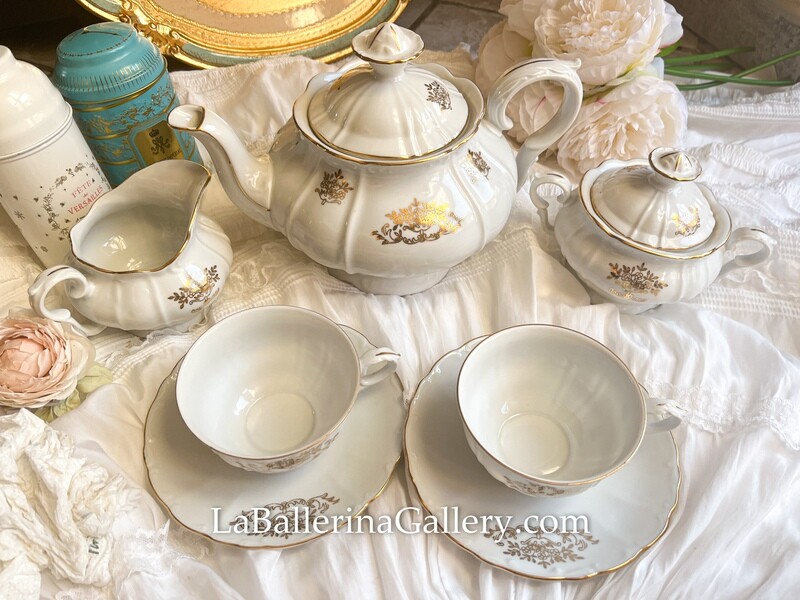 Bavaria vintage teapot tea cups saucer set