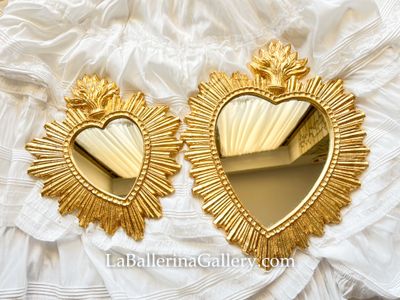 Made to order Florentine gold wood wall hanging mirror frame heart bow ribbon baroque ex voto sante heart