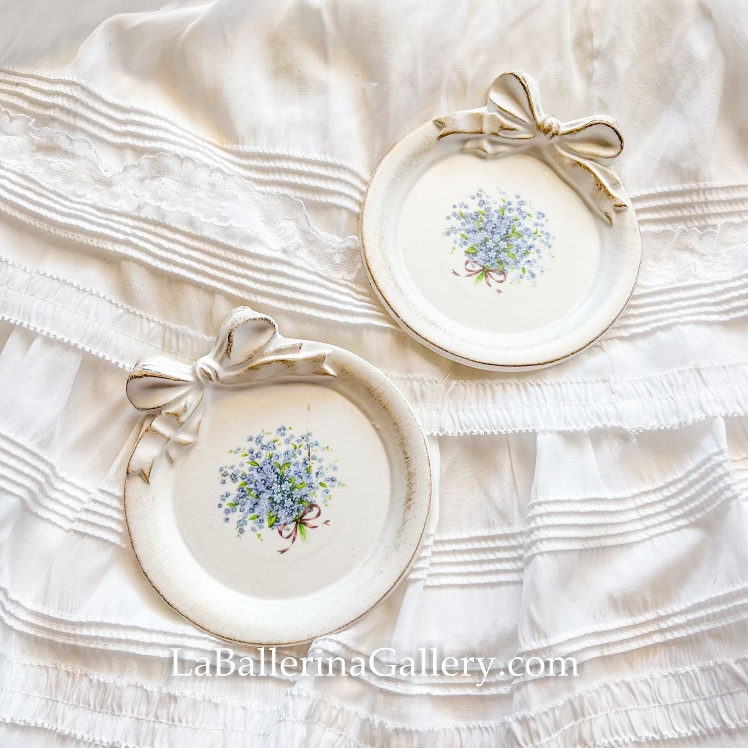 Florentine coaster round bouquet 10cm shabby white bow ribbon