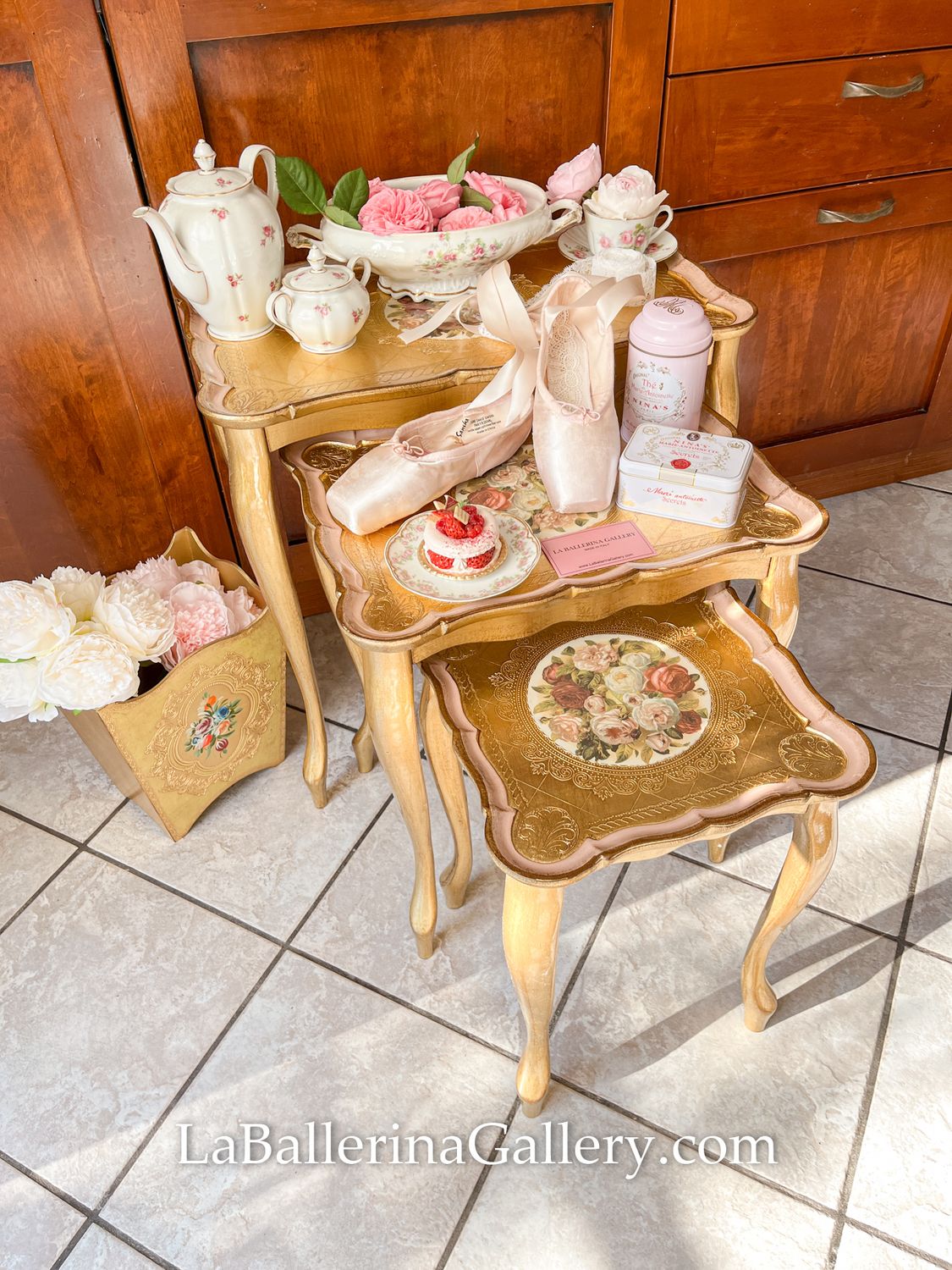 IN STOCK Florentine wooden coffee 3 tables set