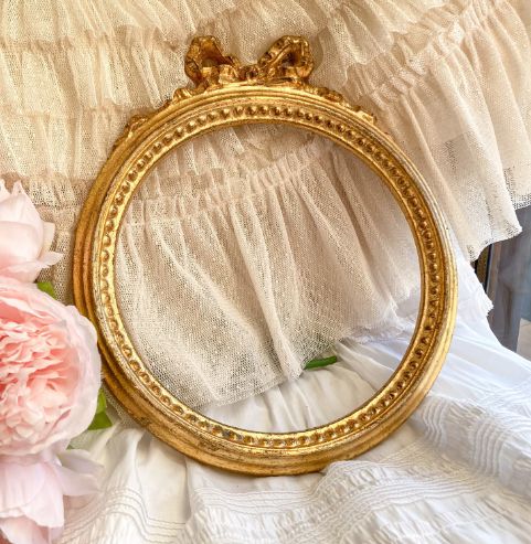 round frame silver color: frame and glass