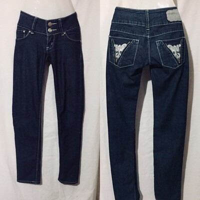 SJ Salvaje Jeans 
Justice premium 
Justice cropped jeans 
Levi’s 518