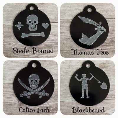 Pirate &quot;Jolly Roger&quot; Design Circle Tags