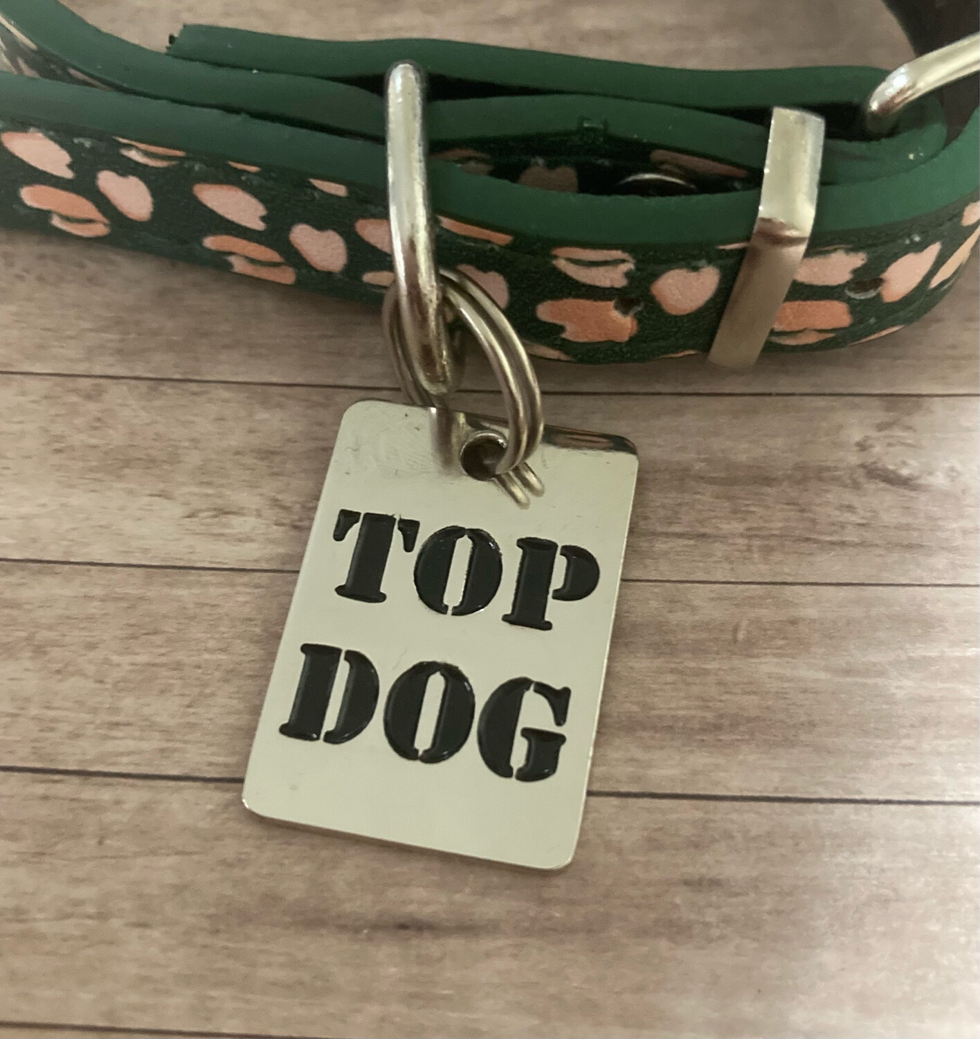 Top Dog Medium tag