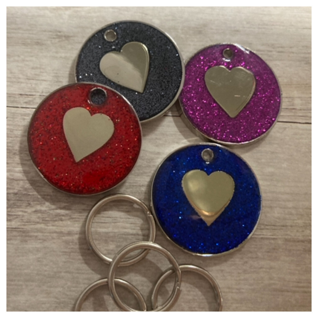 Sparkle Hearts design 25mm Medium lightweight Circle Shape