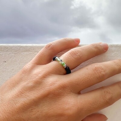 Olivin Grün Kristalle + Lava Ring