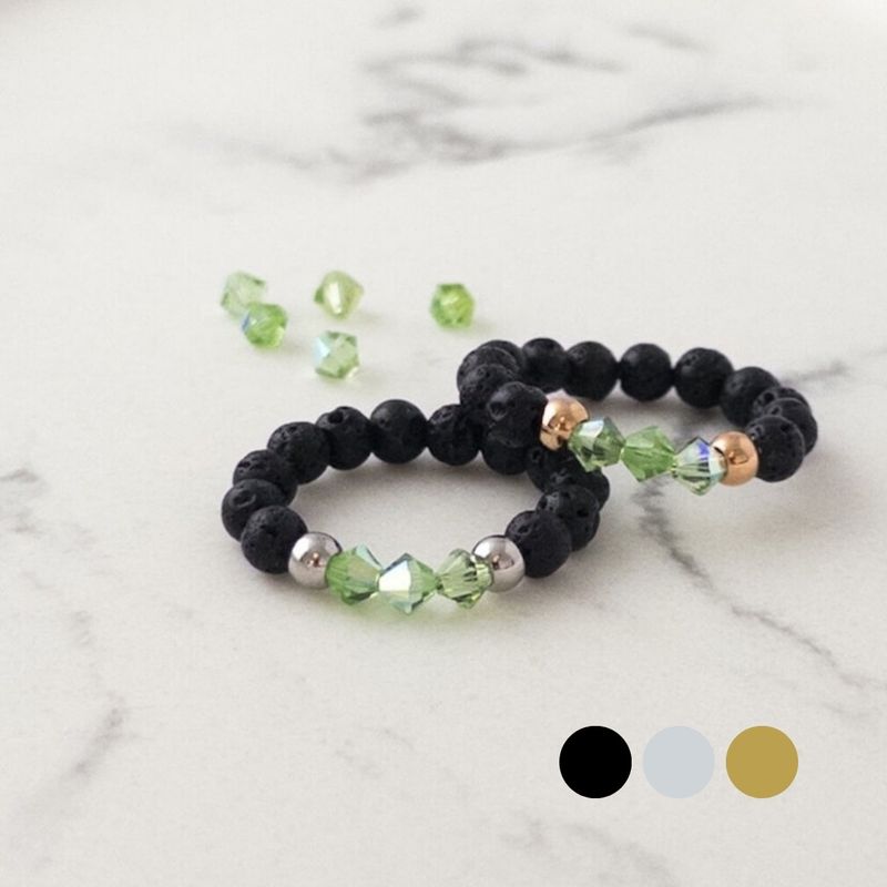 Olivin Grün Kristalle + Lava Ring aus Swarovski Kristallen und Lava