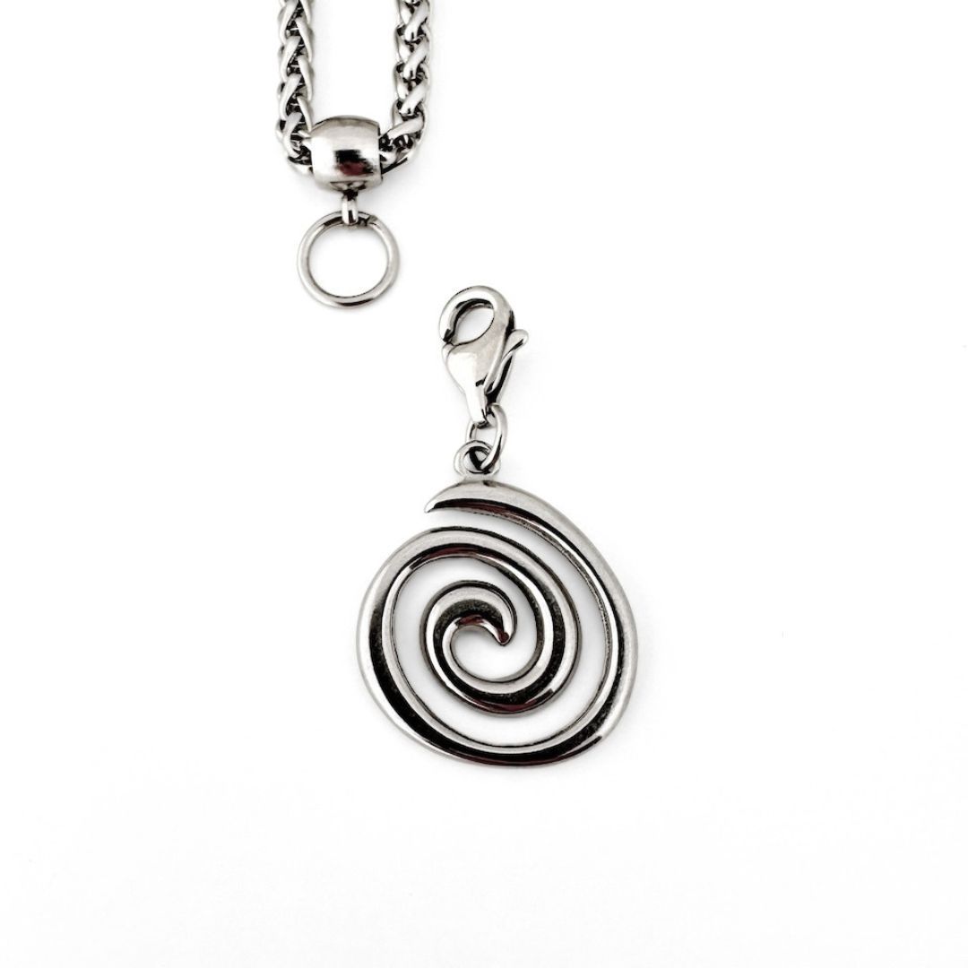 Guanchen Spirale Charm
