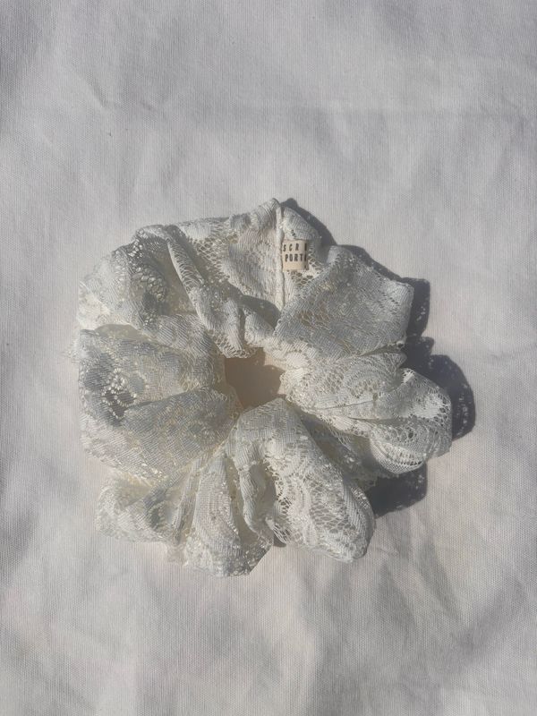 Lily Lace SCRUNCH