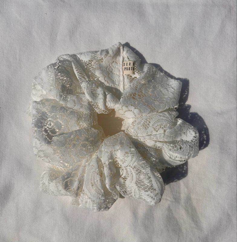 Lily Lace SCRUNCH