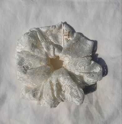 Lily Lace SCRUNCH