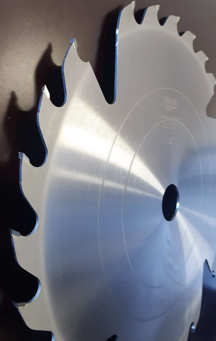 L 600 x 50 x 3.6 x 5.1mm, 36zobi, γ=25, BA
