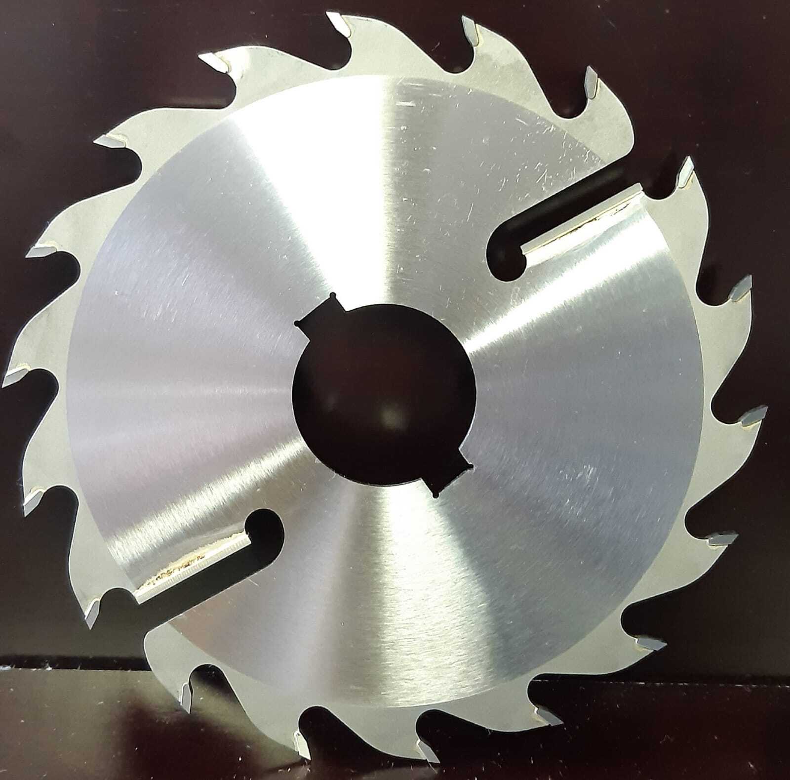 S 205 z18+2 d50 s2.2 b3.4 AA 25* FL=80 (2 ķīlrievas 12.5x5)