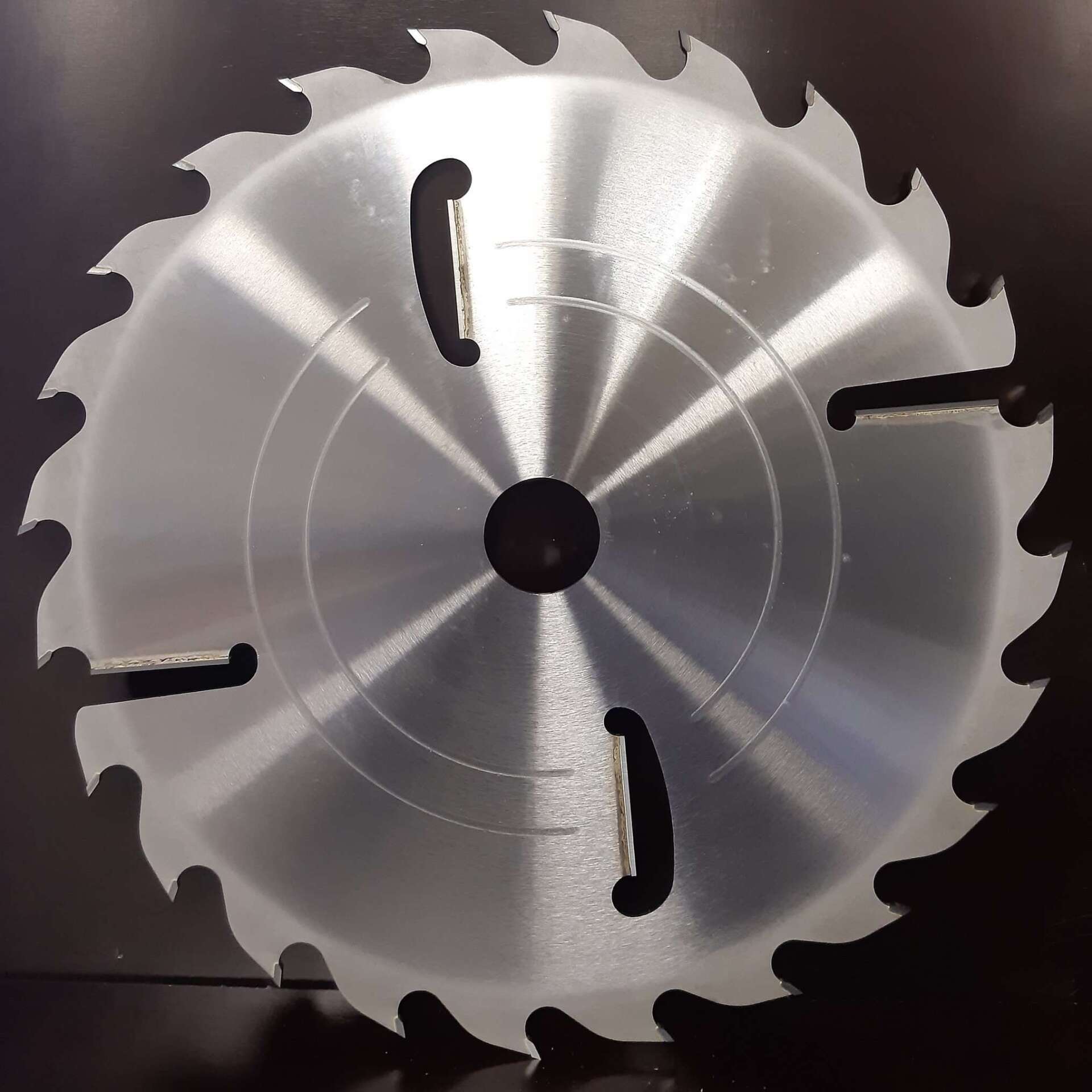 S 450 z24+4 d50 s2.8 b4.2 BA  25* (FL 150mm)