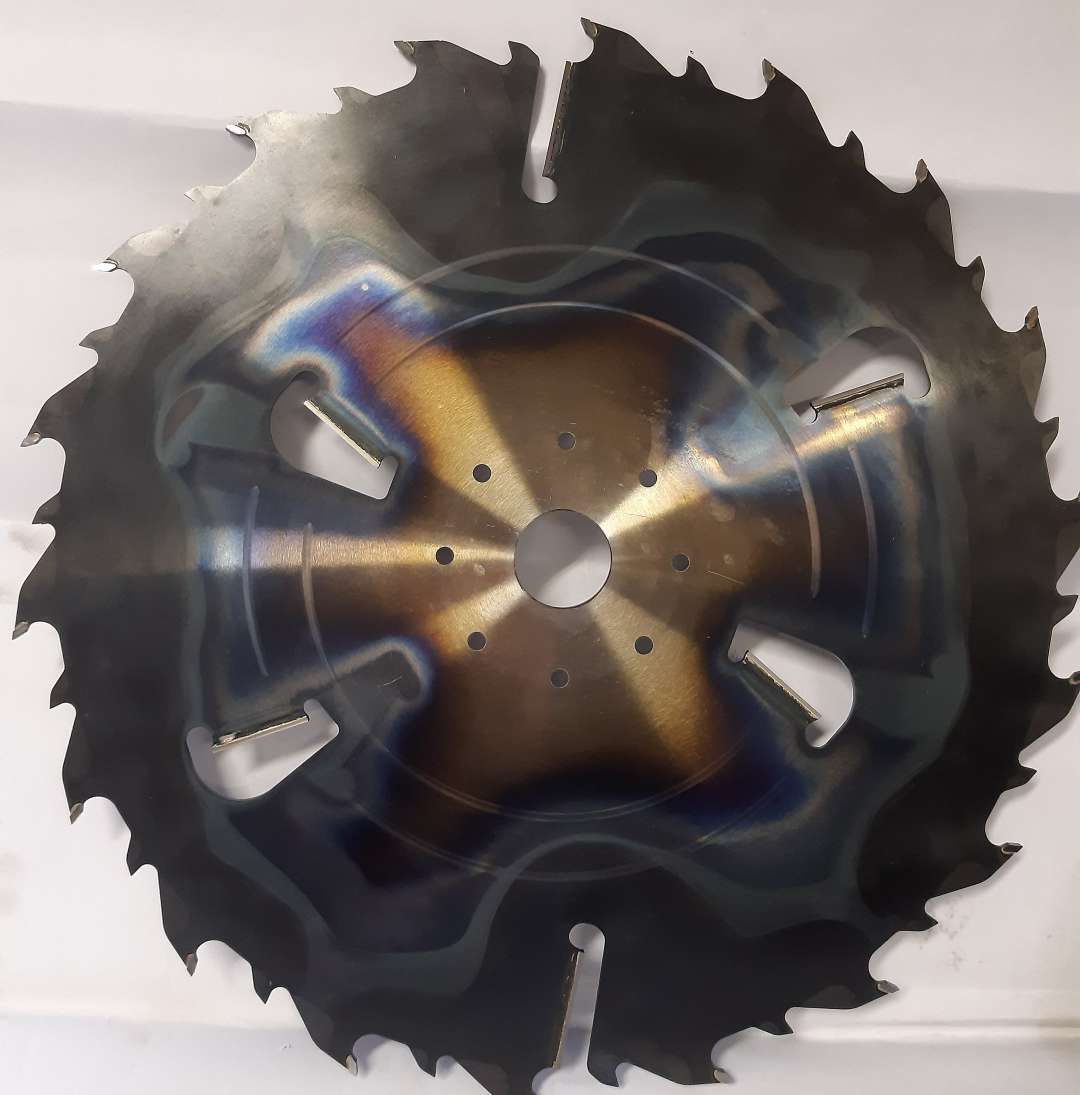 SYM 550 x 30 x 3.5 x 5.2mm, zobu skaits 18+6, γ = 25, BA+8urbumi ar zeņķējumu