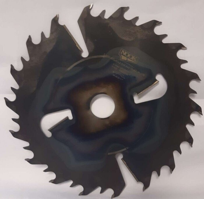 SYM 400 x 50 x 2.8 x 4.4mm, zobu skaits 18+4,  γ = 25, AA