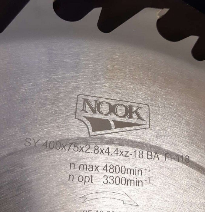 SY 400 x 75 x 2.8 x 4.4mm, zobu skaits 18+4, ķīlrievas 4/20.5/5, γ = 25, BA (Fl 118)