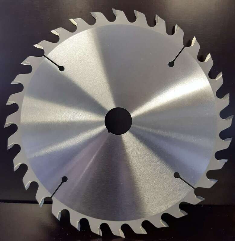 250 x 30 x 1.8 x 2.8, 32 zobi, γ = 15, BA