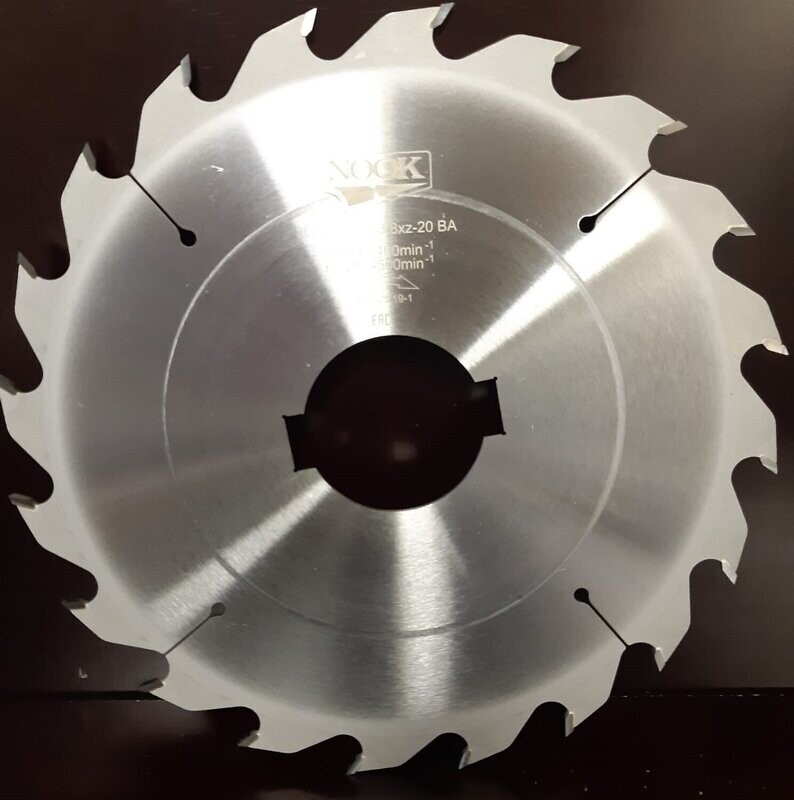300 x 70 x 2.5 x 3.8mm, 20 zobi, γ=25, BA (2 ķīļrievas 22x6mm)
