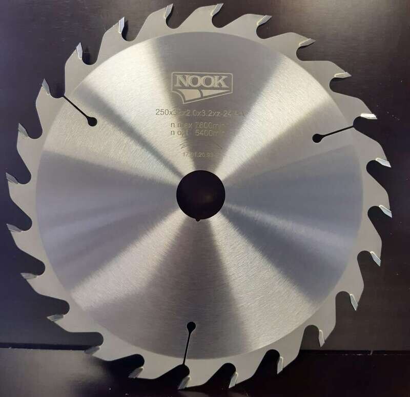 200 x 32 x 1.6 x 2.6mm, 24 zobi, γ = 15, BA