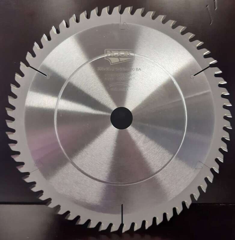 300 x 30 x 2.5 x 3.5, 60 zobi, γ = 5, BA