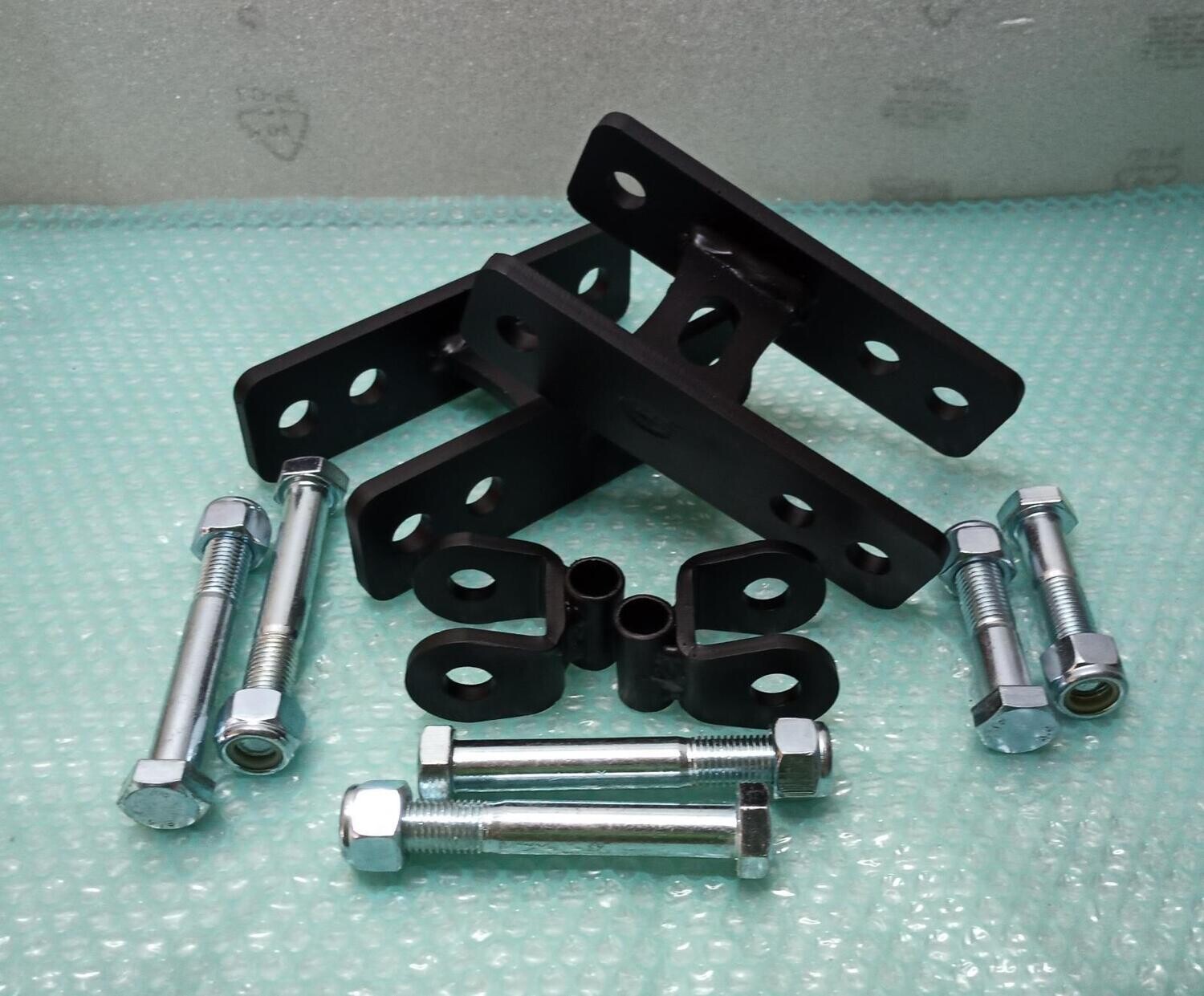 LIFT KIT - KIT RIALZO +4 NISSAN NAVARA D21- D22 - KING CAB dal 1986 al 1997